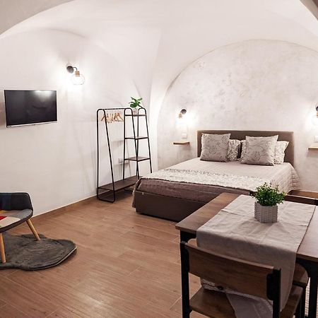 Dama Suite Love & Private Jacuzzi Бари Экстерьер фото